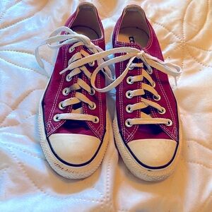 Converse All-Star low top shoes in Burgundy